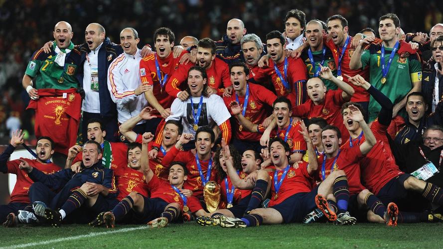 西班牙欧洲杯合影照片图片（西班牙欧洲杯26人大名单）