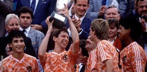 88年荷兰欧洲杯冠军（1988年欧洲杯荷兰队）